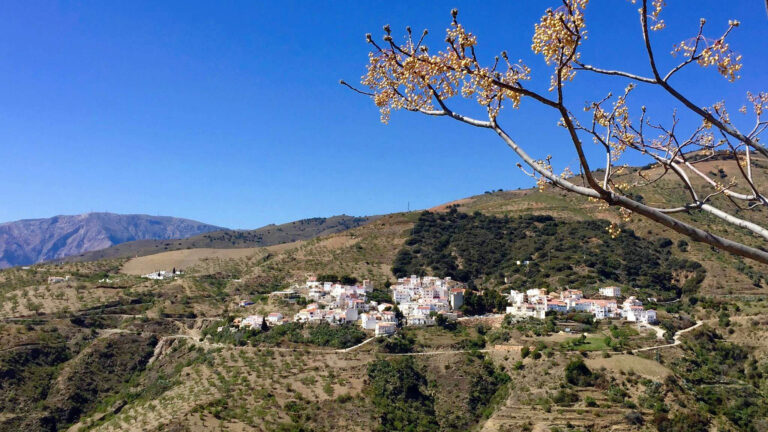 Vista de Polopos, en el municipio de Polopos-La Mamola, Granada